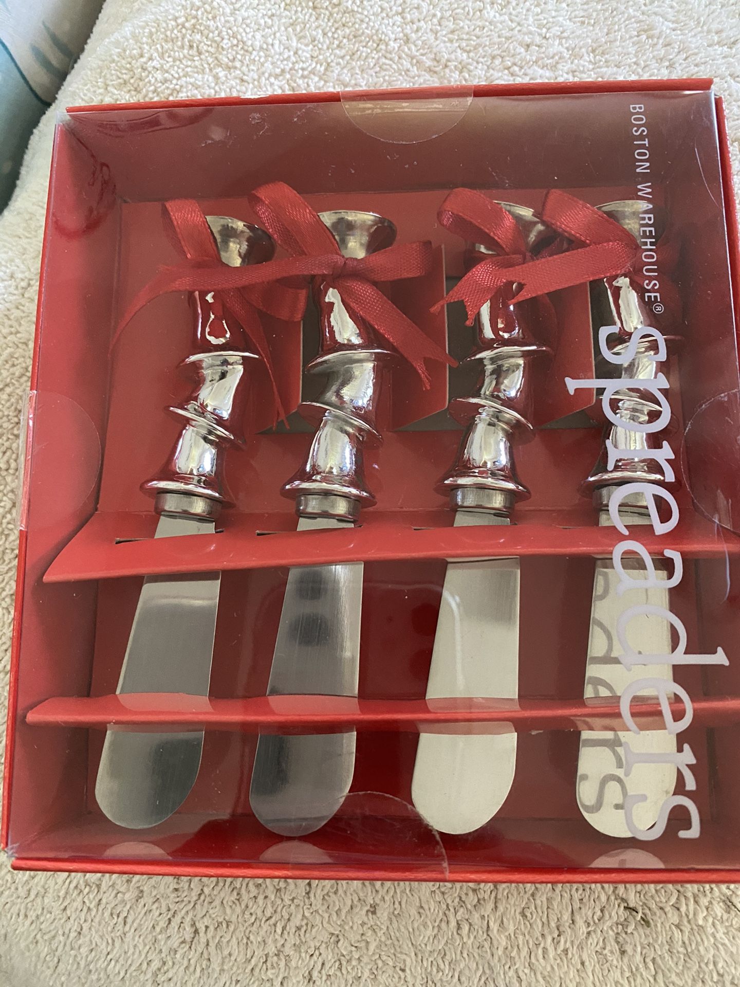 Never Opened - Boston Warehouse Set Of 4 Spreaders NEW