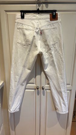 Levi’s 501 white jeans size 28 big E ripped knee