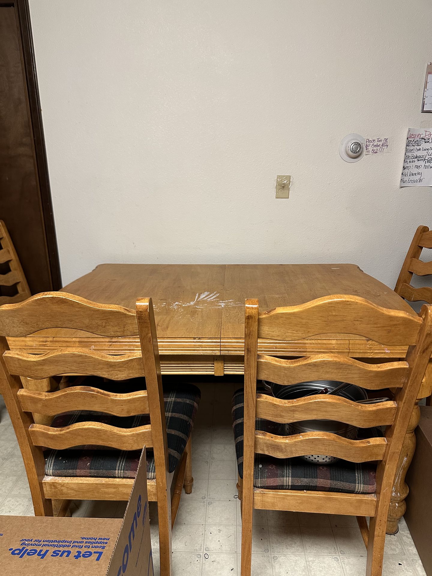 4-8pc Table