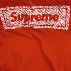 UNISEX SUPREME LOGO T SHIRT SIZE M