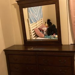 Cherry Oak Dresser Set With Mirror 