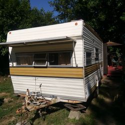 1975 Travel Trailer 