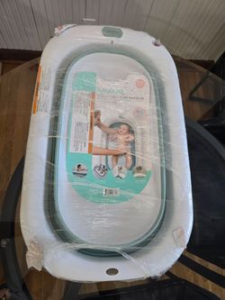 NEW Lulyboo Collapsible Baby Bathtub - Foldable Baby Tub