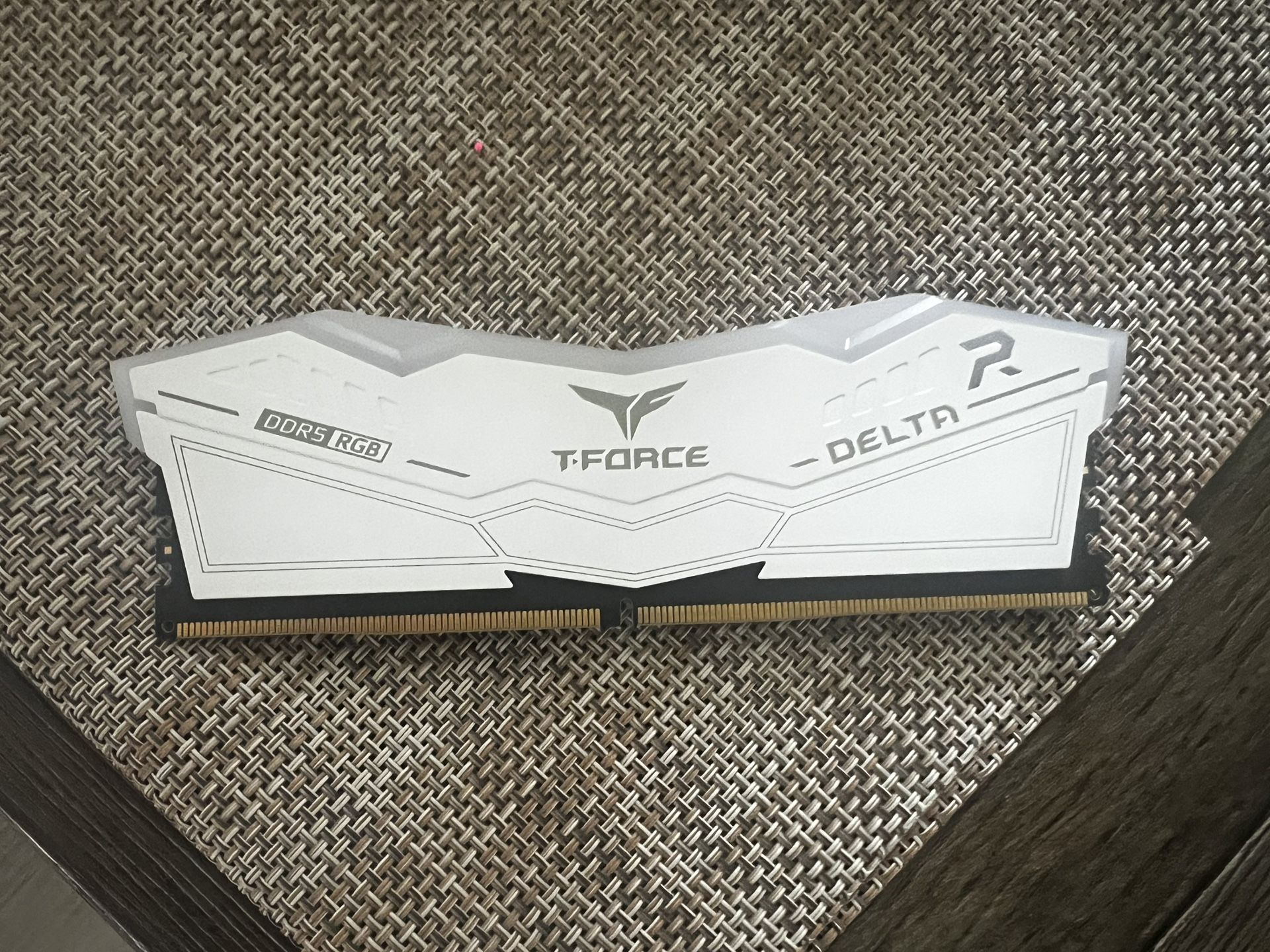 T. FORCE 16GB DDR5 