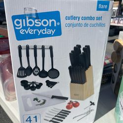 Knifes and kitchen set new