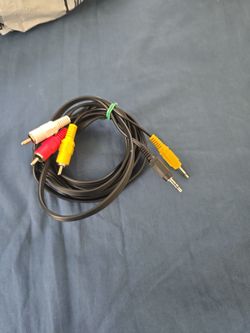 3.5mm to 3-RCA AV Cable