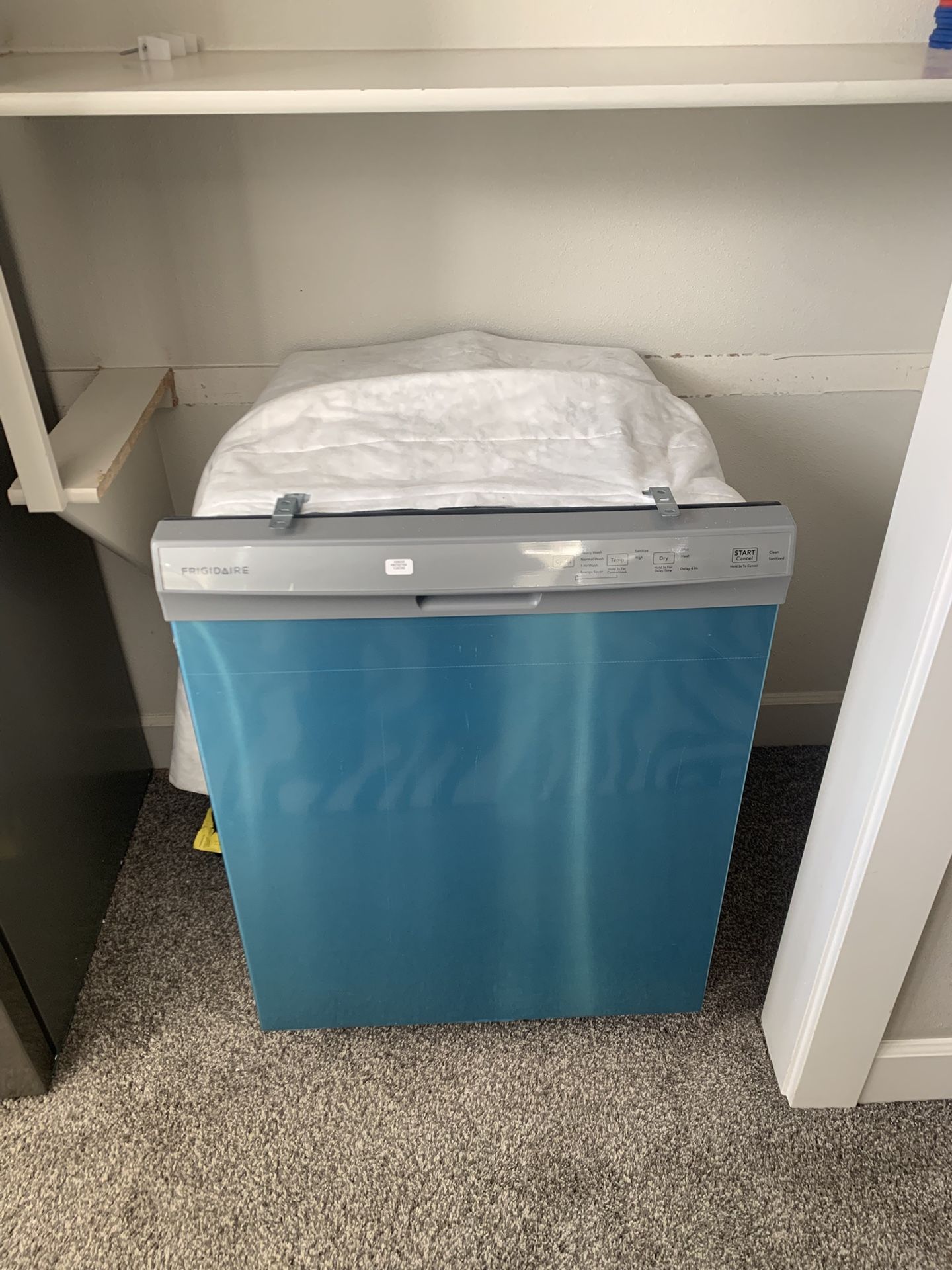 NEW Dishwasher Frigidaire