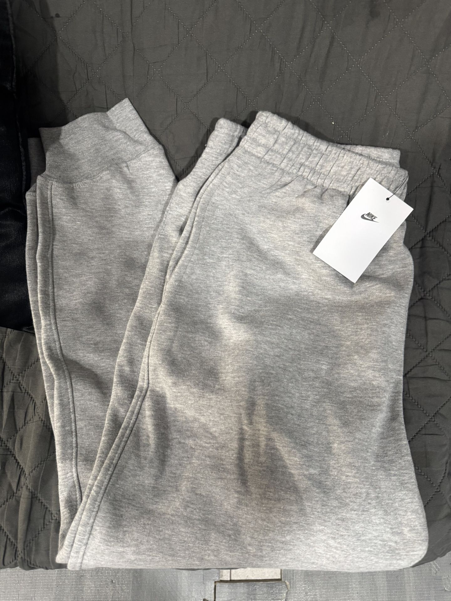 Nike new pant size M
