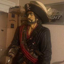 Statue pirate