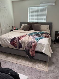 Living Spaces Gray Platform Bed Frame and Adjustable Base