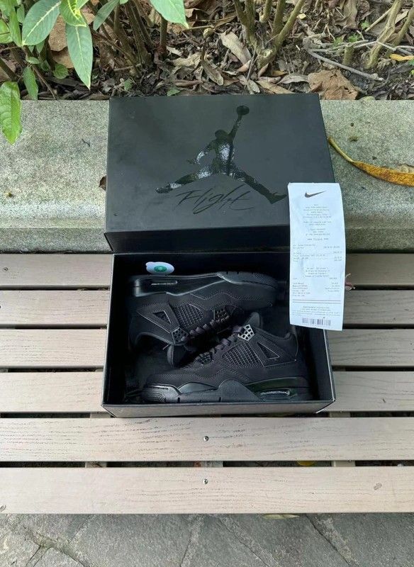 Jordan 4  Black Cat