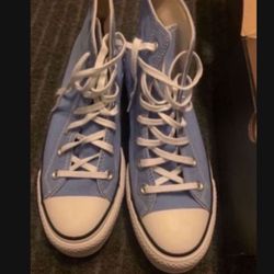 NIB WOMENS SIZE 8 CONVERSE SHOES BLUE