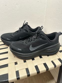 Nike Vomero Plus size 9.5