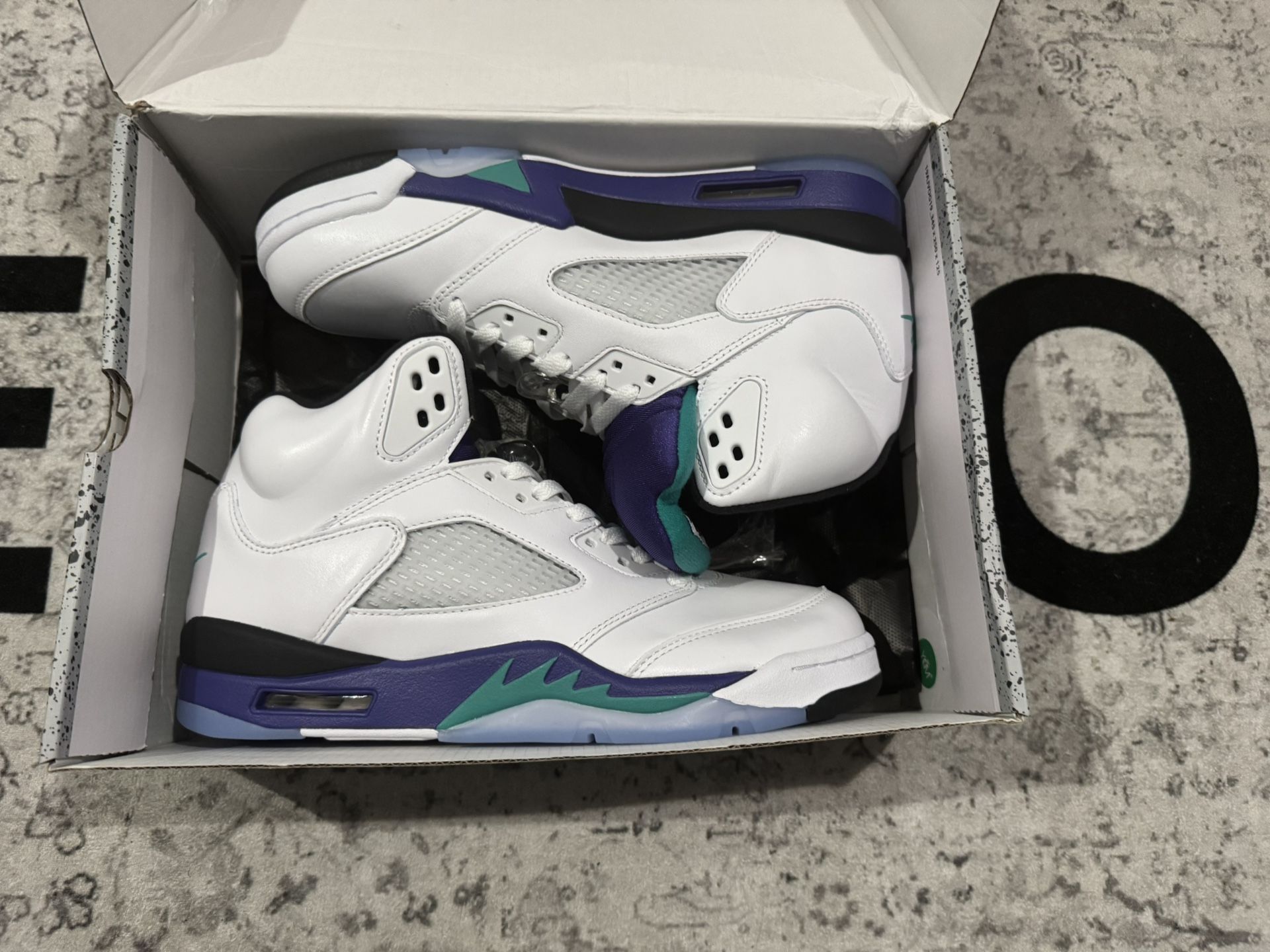 Jordan 5 Grape 🍇 Size 10