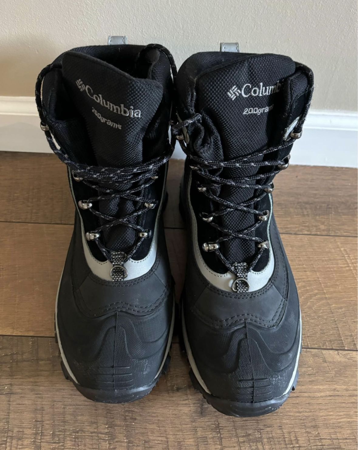 Columbia WOMEN’S Snow boots Size 10!