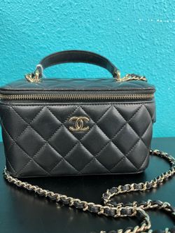 Chanel (quilted lambskin)