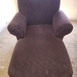Beautiful Chaise Lounge/Love Seat