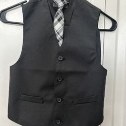 Boys 3pc Suit Size 7 $10 
