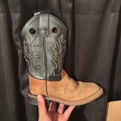 Boots Size 1.0