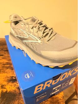 New Cascadia 19 size 9M
