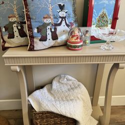 Premium Christmas Décor Lot – Mikasa Crystal, Thomas Pacconi Advent Calendar, Music Box Snow Globe & More