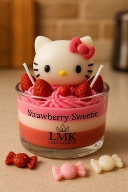 Hello Kitty Scented Candle