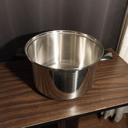 Vintage 8qt Pot