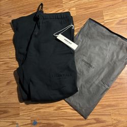 Black essential sweats brand new size M