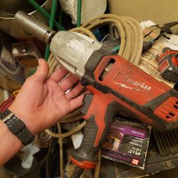Milwaukee Inpact Wrench 