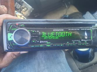 STEREO KENWOOD CD AUX USB BLUETOOTH CAMBIA DE DIFERENTES COLORES GOOD CONDICIÓN ABLO ESPAÑOL