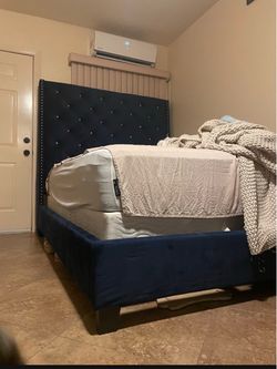 Queen blue velvet bed frame with diamonds