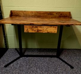 Wonderful Wood-grain Desk!