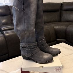 Women’s 7 Brand New 