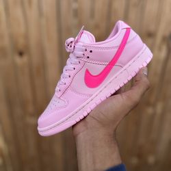 “Triple Pink” Nike dunks 6.5/W, 5/M 🌸