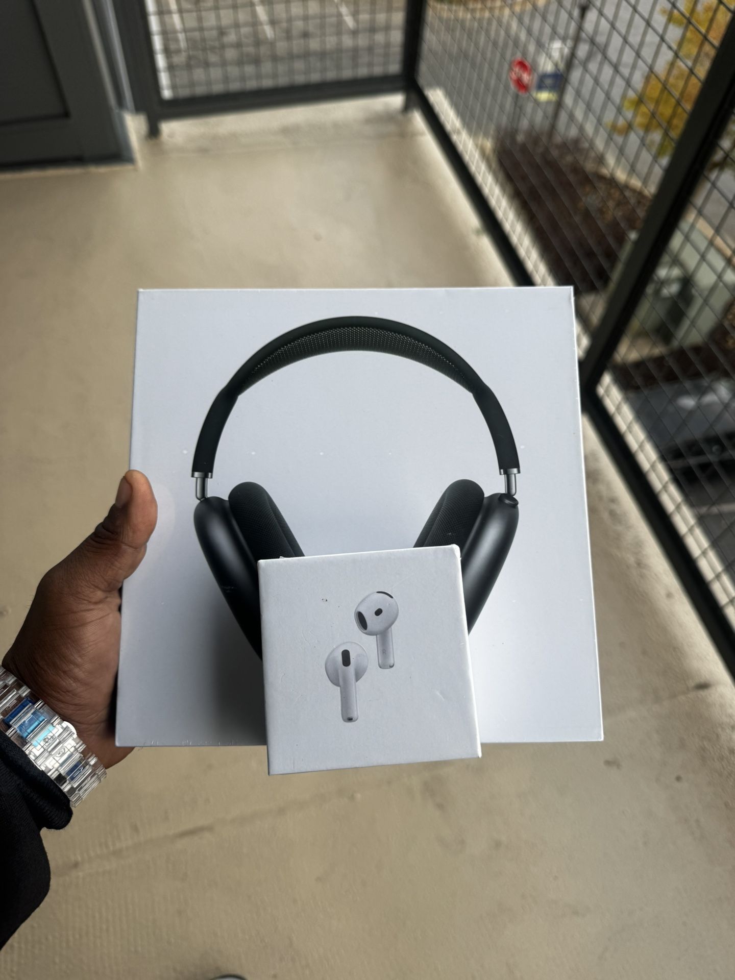 Air Pod & Air Max Headphones 