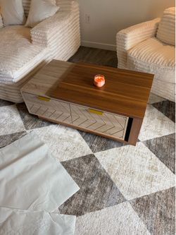 Extendable coffee table