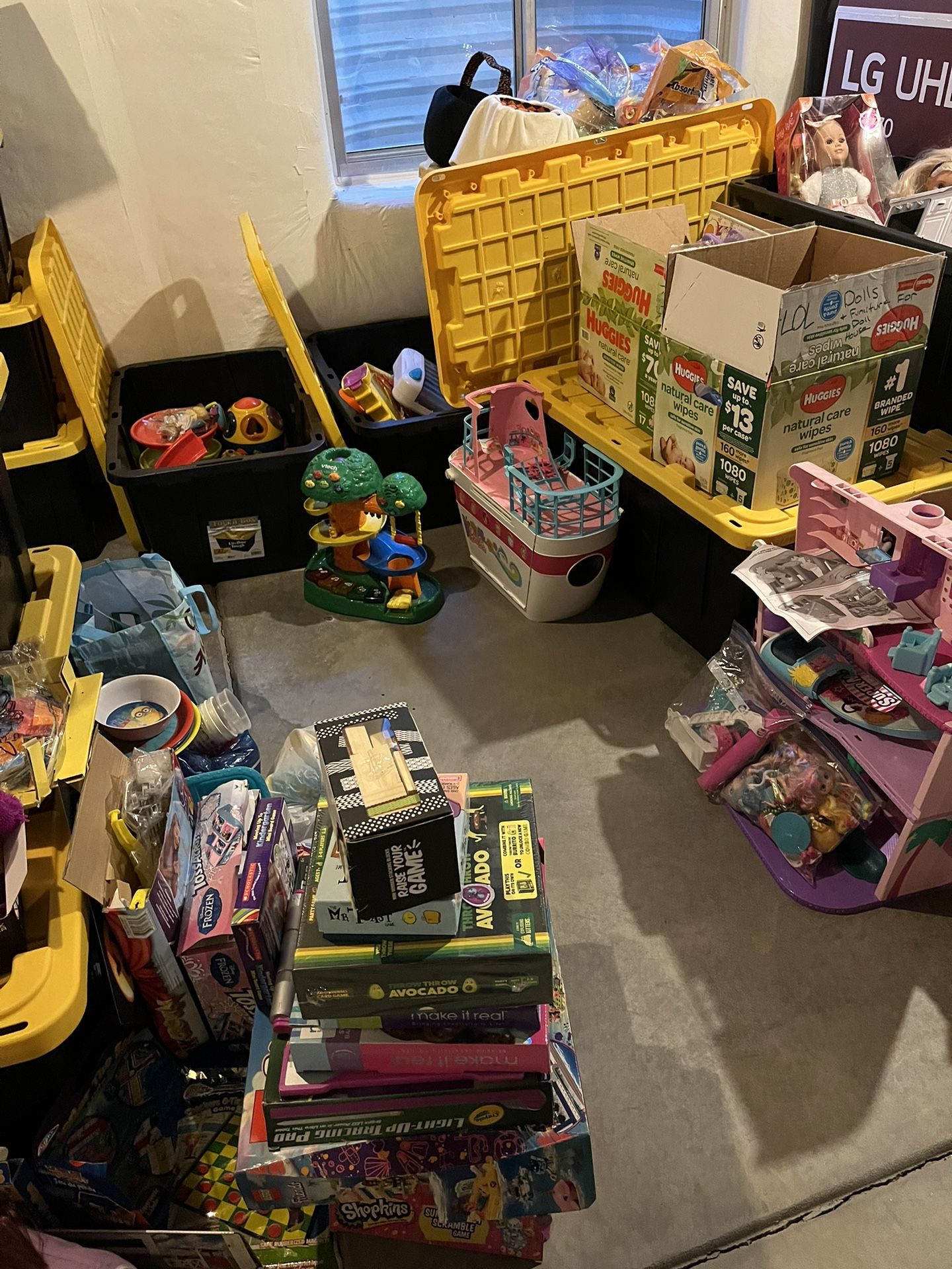 Moving Down Sizing 100s Of Toys & Clothes All Ages Pick & Choose