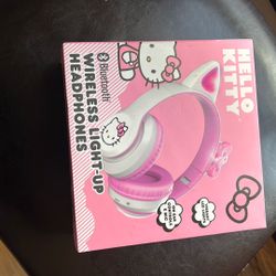 Hello Kitty, wireless Bluetooth light up headphones