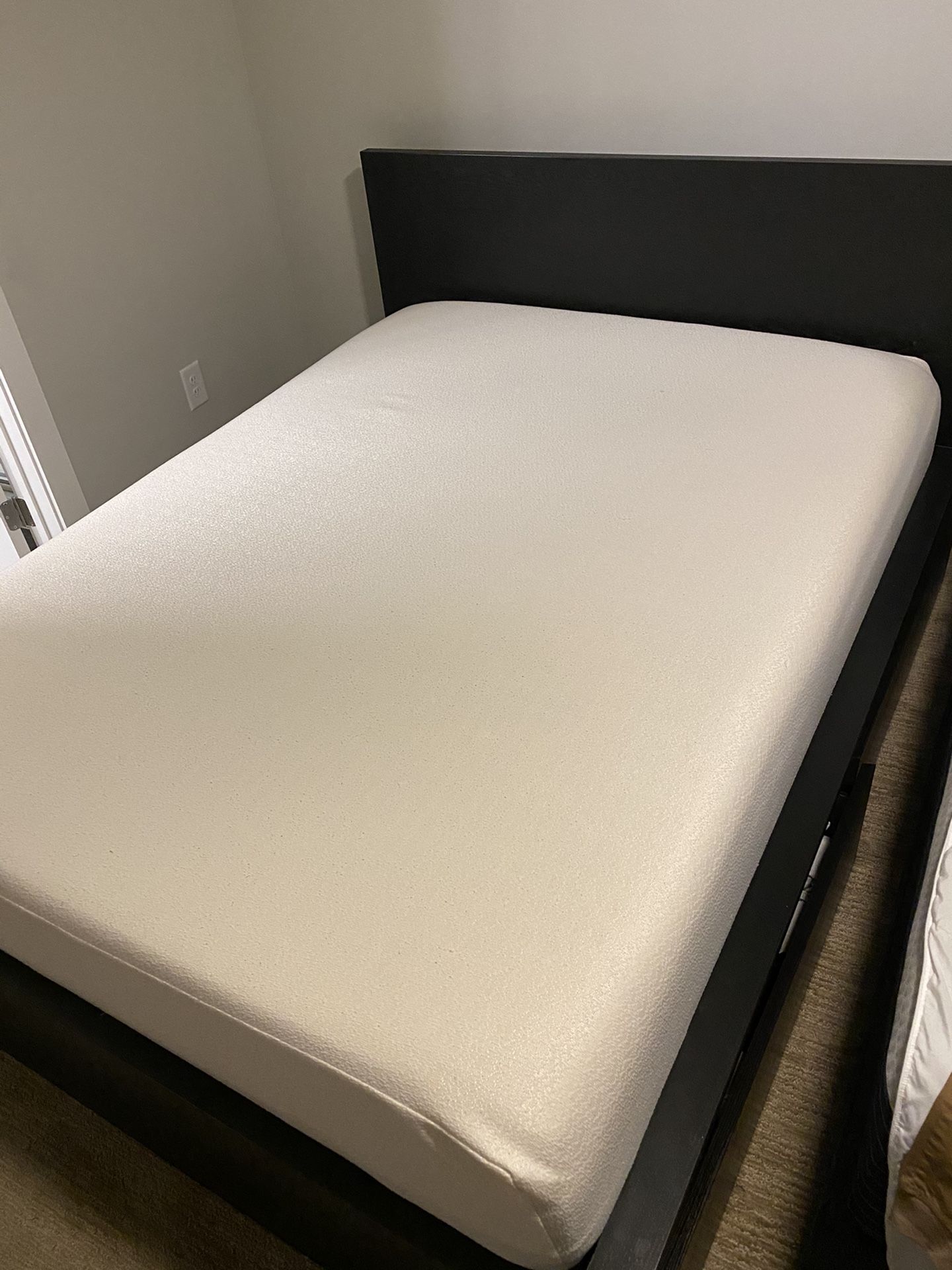 12 inch Queen “Firm” Memory Foam Mattress and bed with storage drawers