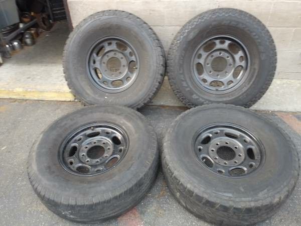 Powdercoated Chevy 2500 HD 16 inch 8 lug rims