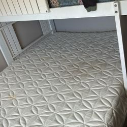 Queen Bed (Clean)