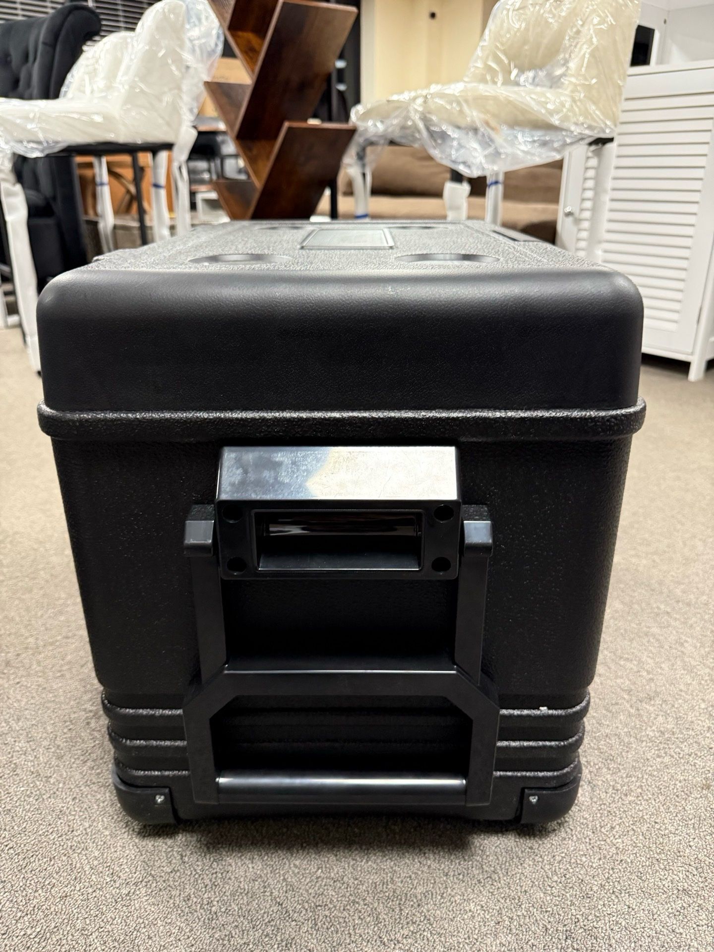 ❄️ Portable Car Refrigerator / Freezer with Wheels – Feel Cooler Brand 💰 $190 —brand new ✅ Digital control panel (MAX / ECO mode) ✅ Can be used in ca