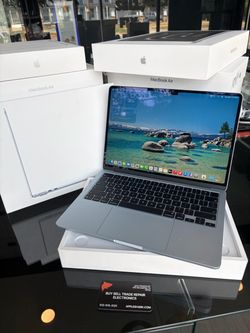 Apple 13” MacBook Air M5 Chip 16GB Ram 512SSD! 90 day warranty! Financing available!