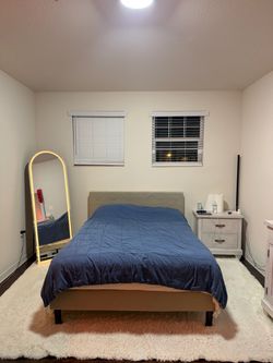 Bedroom furniture set