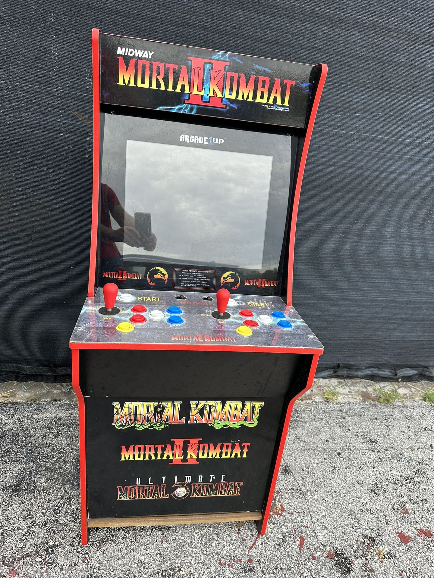 Mortal kombat arcade 1up with riser and light up marquee great condition