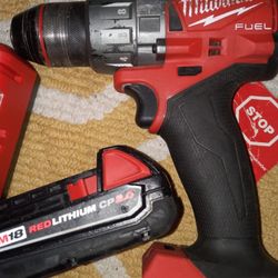 Milwaukee 18 Fuel Hammer Impact Driver Charger And Battery 