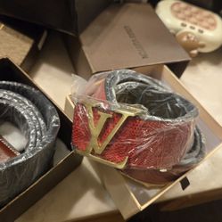 Louis Vuitton Men's Belt (Others Available) All of them with original box, dust bags. 