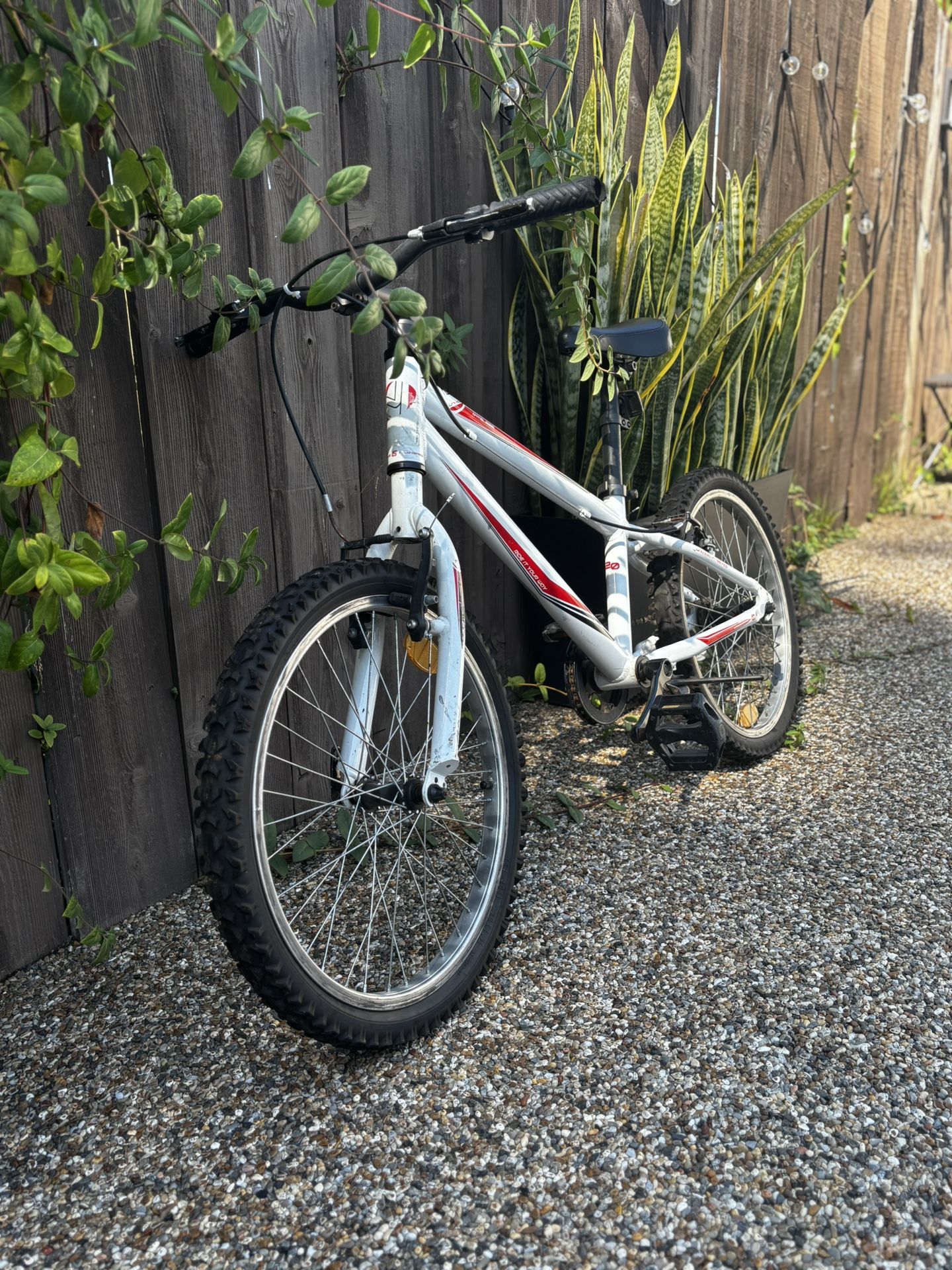 Univega Dyno 200 Kids Bike – 20” Wheels, Lightweight, Great Condition
