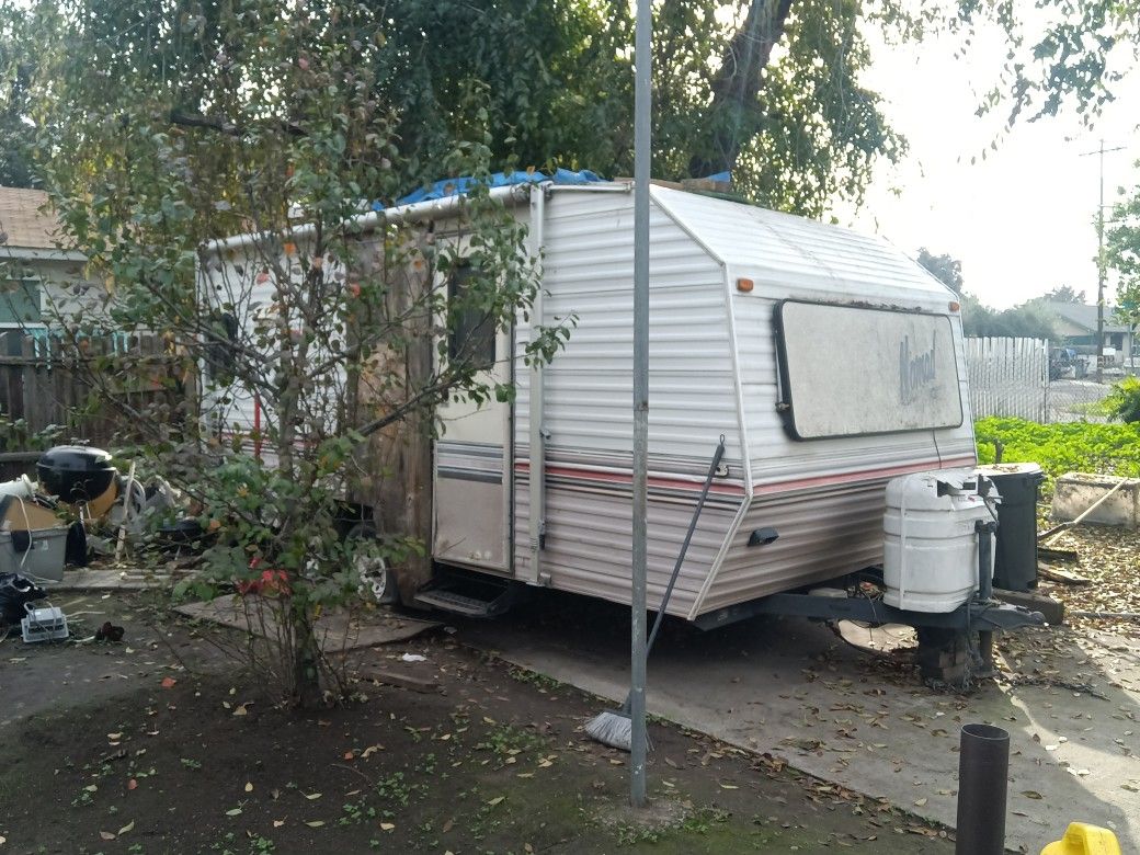 *LIVE- IN TRAILER * FOR CHEAP