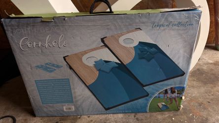 South Beach Tropical Collection Cornhole Set – 2 Boards & 8 Bags